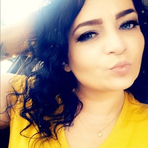 Meet your Posher, Kara